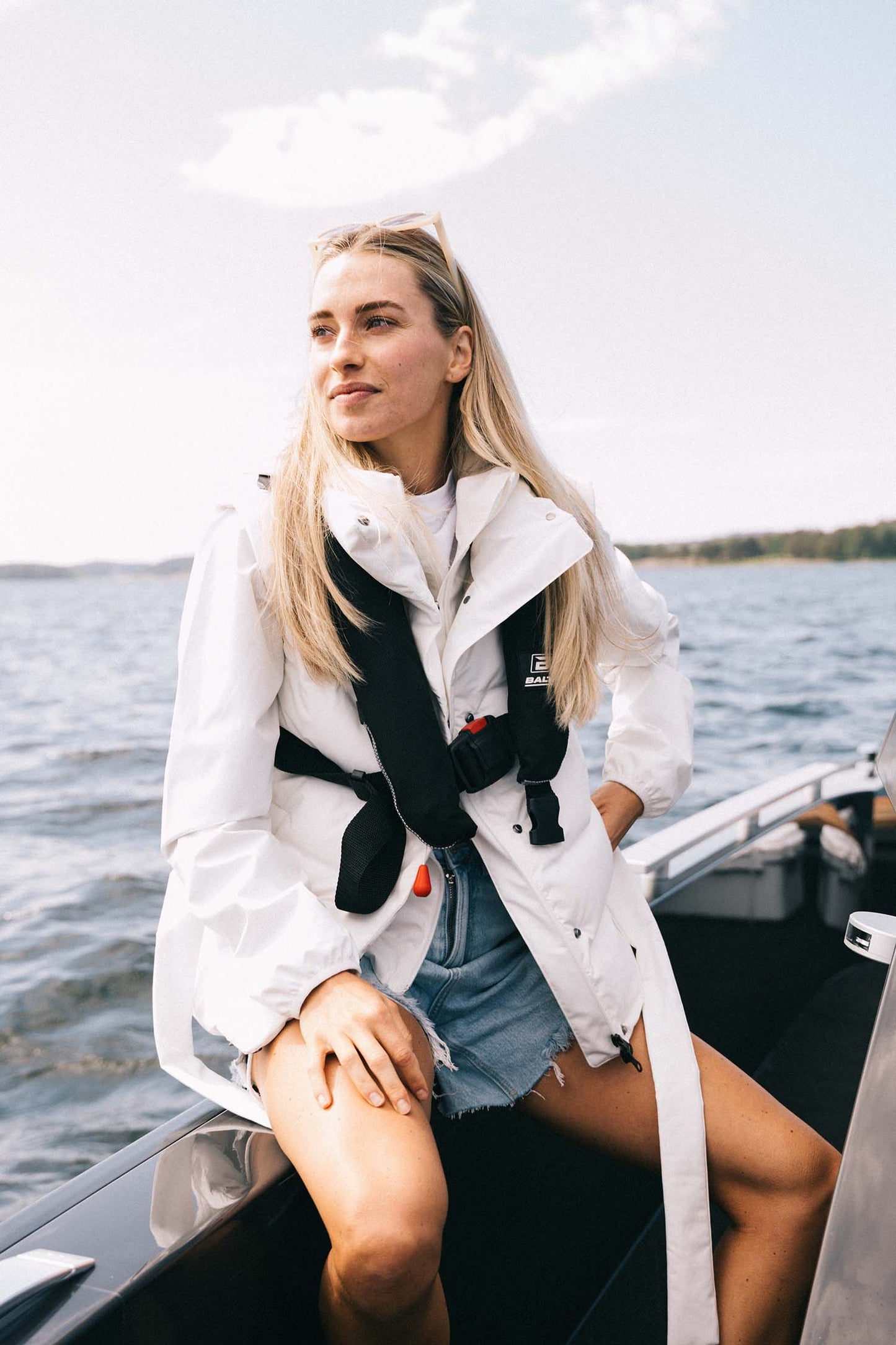 Vesty — Neutral White