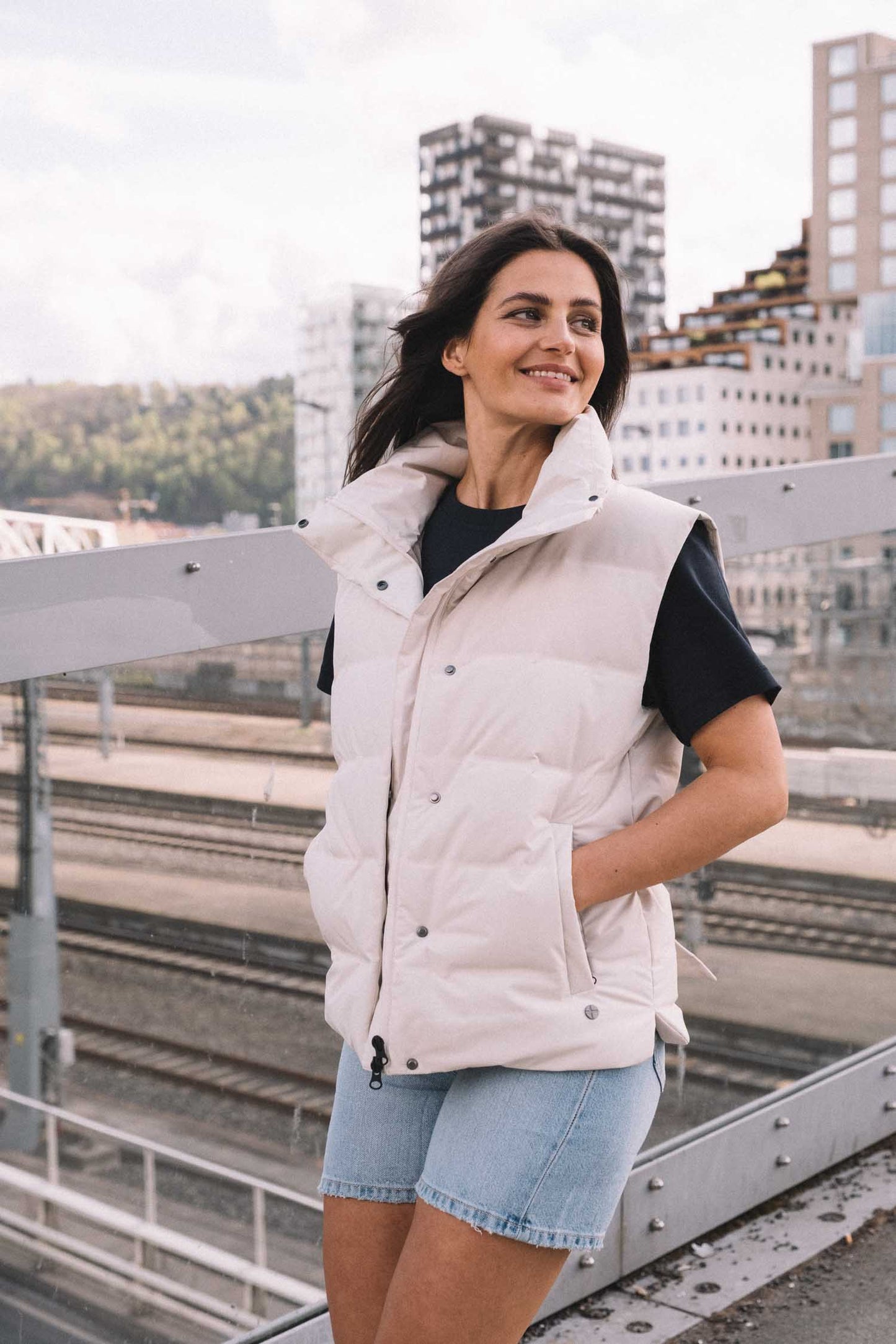 Vesty — Neutral White